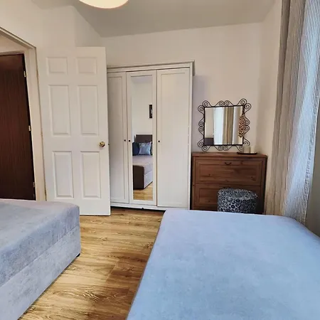 Apartmán Bursztynowy 2 Pokojowy Z Ogrodzonym Tarasem Przy Nadmorskim Lesie *