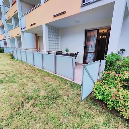 Bursztynowy 2 Pokojowy Z Ogrodzonym Tarasem Przy Nadmorskim Lesie Jantar