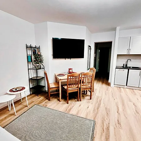 Bursztynowy 2 Pokojowy Z Ogrodzonym Tarasem Przy Nadmorskim Lesie Apartament