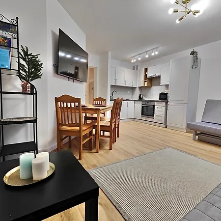 Bursztynowy 2 Pokojowy Z Ogrodzonym Tarasem Przy Nadmorskim Lesie Apartmán *