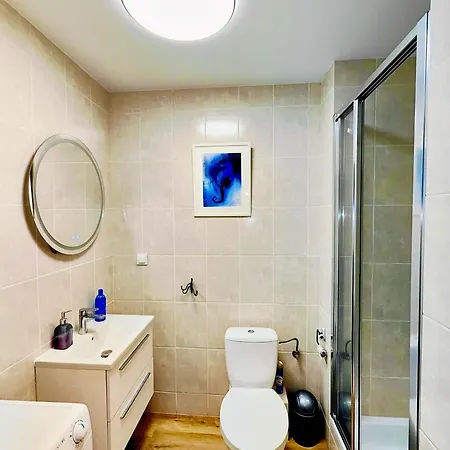 Apartmán Bursztynowy 2 Pokojowy Z Ogrodzonym Tarasem Przy Nadmorskim Lesie *