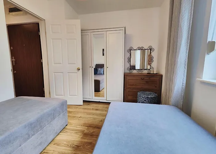 Apartament Bursztynowy 2 Pokojowy Z Ogrodzonym Tarasem Przy Nadmorskim Lesie *