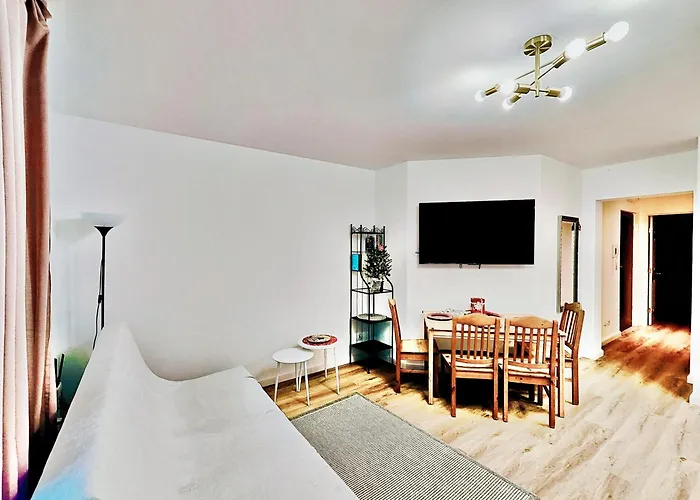 Apartament Bursztynowy 2 Pokojowy Z Ogrodzonym Tarasem Przy Nadmorskim Lesie